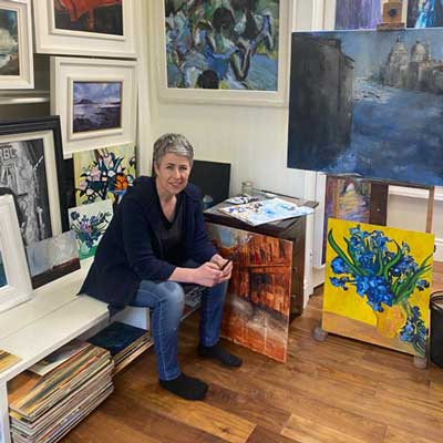 Emily McCormack tutor in studio Emily McCormack tutor in studio