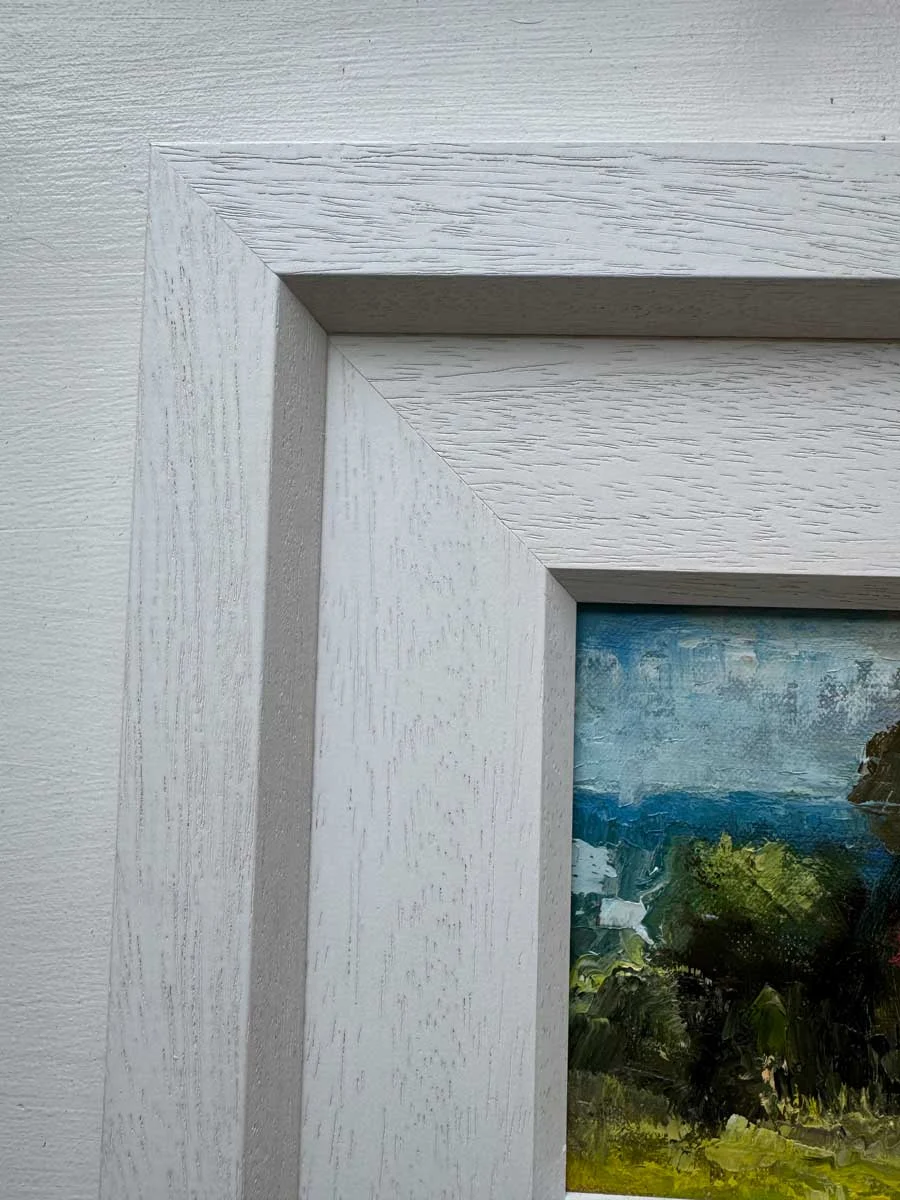 Minor imperfection in complimentary frame to be aware of