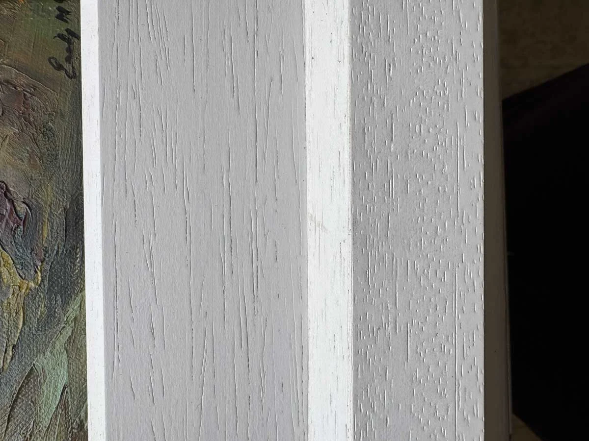 Minor imperfection in complimentary frame to be aware of